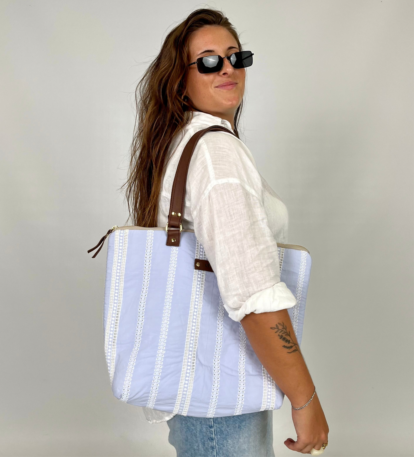 Bolso Paula azul bordado