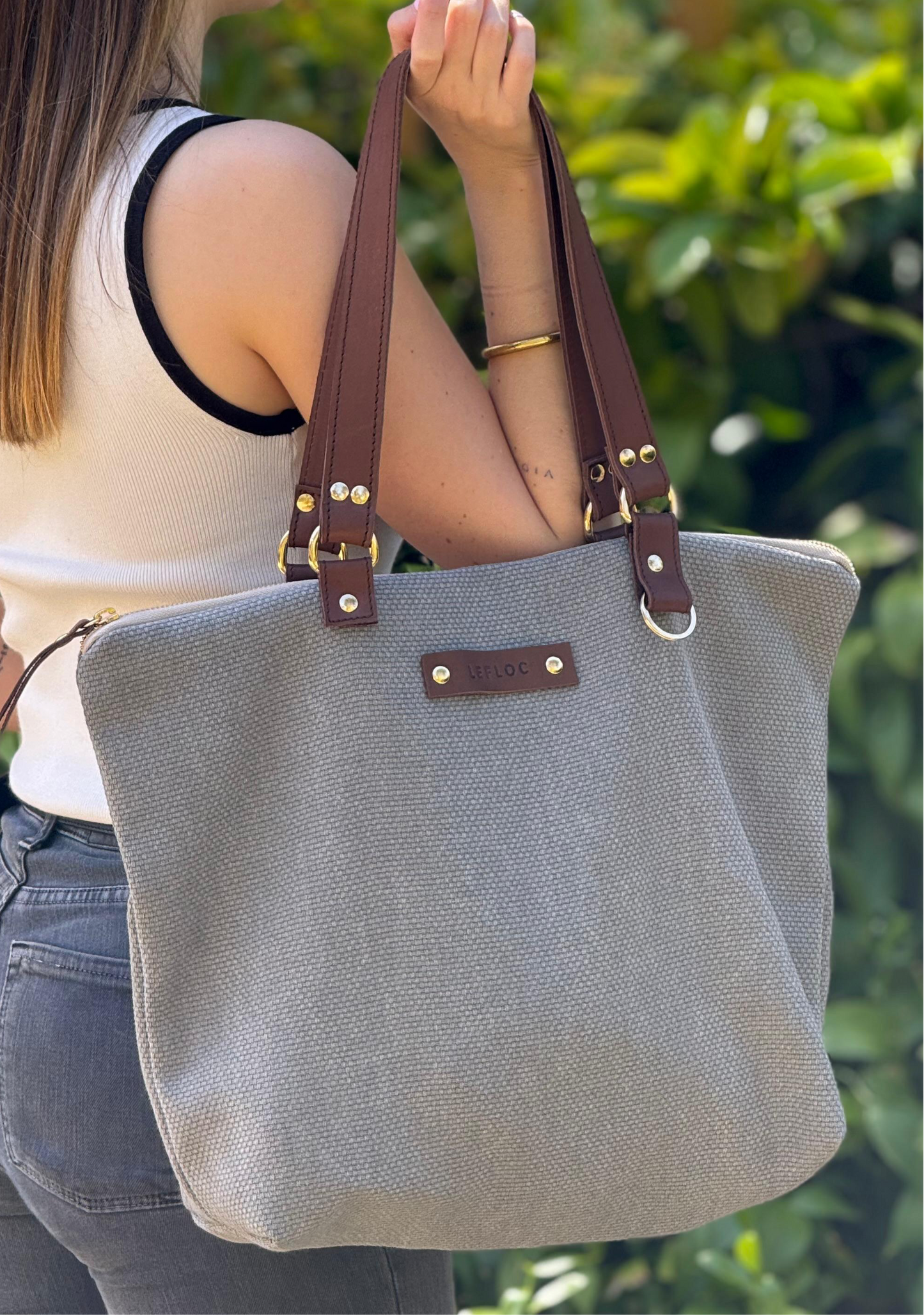 Bolso Paula gris trama
