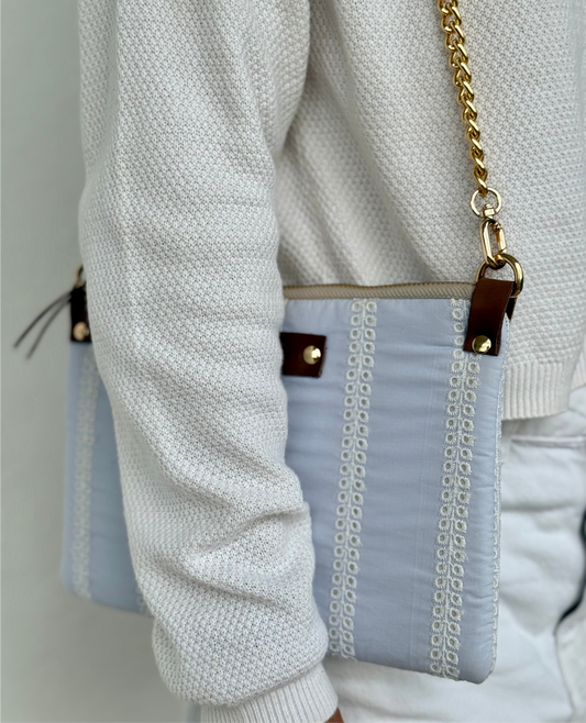 Bolso Lili azul bordado