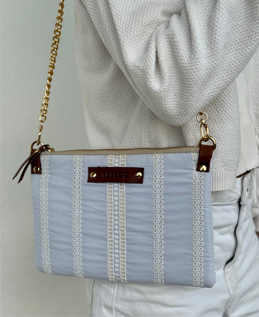 Bolso Lili azul bordado