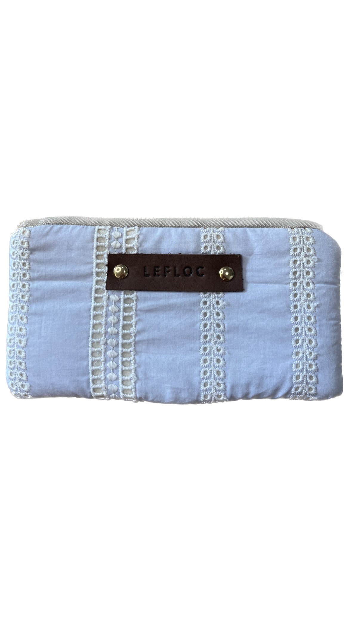 Estuche azul bordado